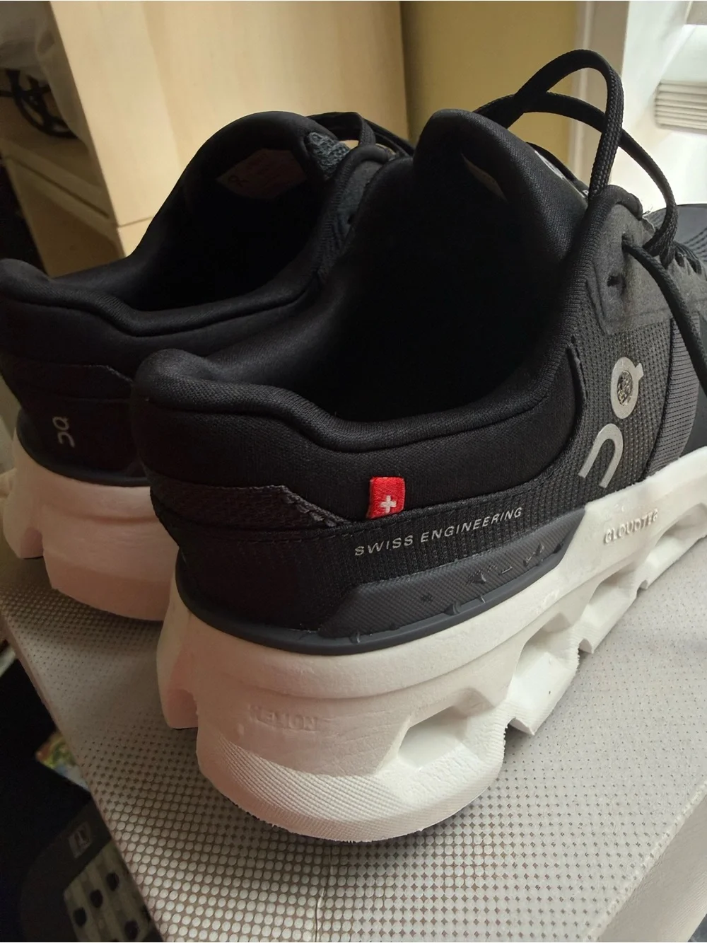 New On Cloud Women’s Black & White Sneakers – Size 7